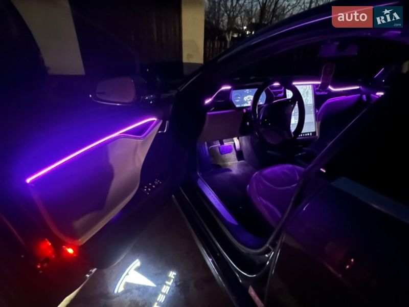 Ліфтбек Tesla Model S 2015 в Богородчанах