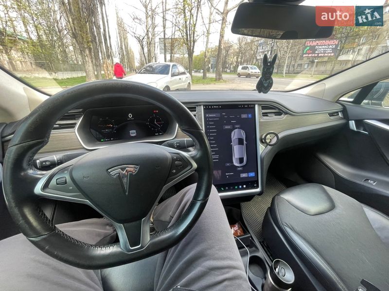 Ліфтбек Tesla Model S 2015 в Миколаєві