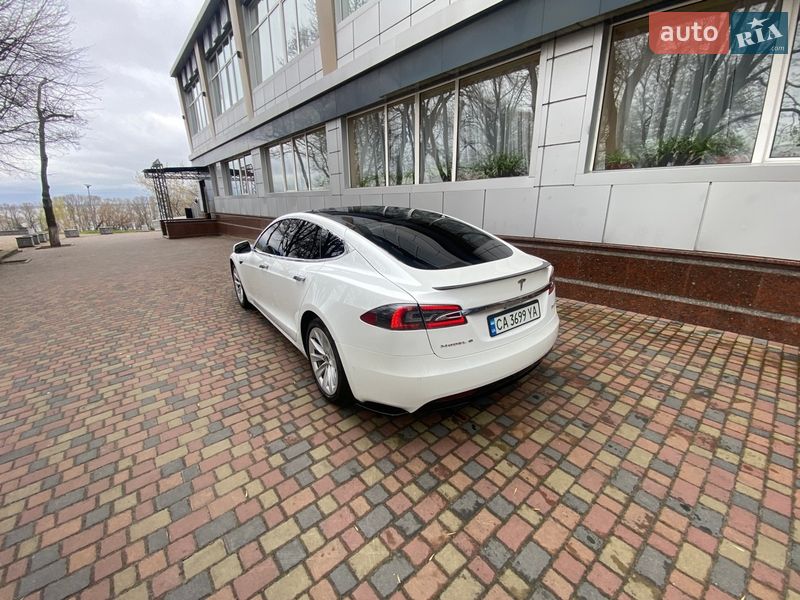 Лифтбек Tesla Model S 2017 в Черкассах фото 6 Лифтбек Tesla Model S 2017 в Черкассах