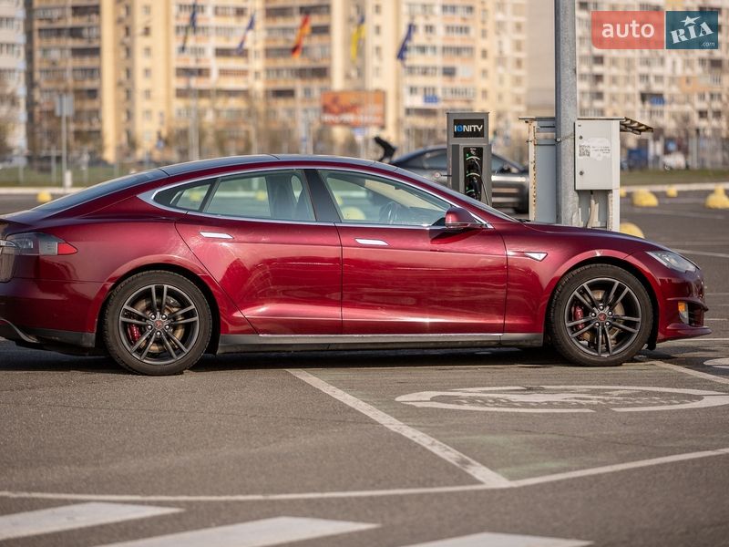 Лифтбек Tesla Model S 2012 в Киеве