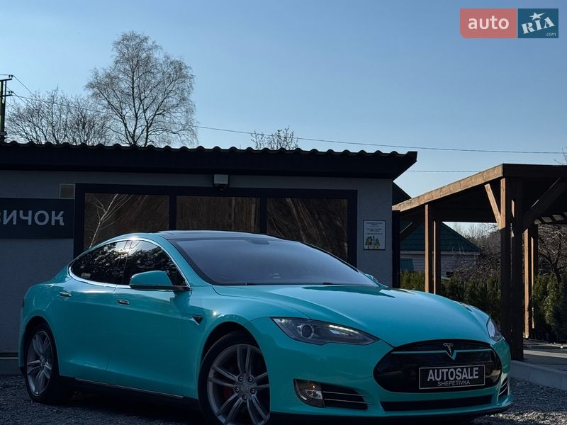 Ліфтбек Tesla Model S 2013 в Шепетівці