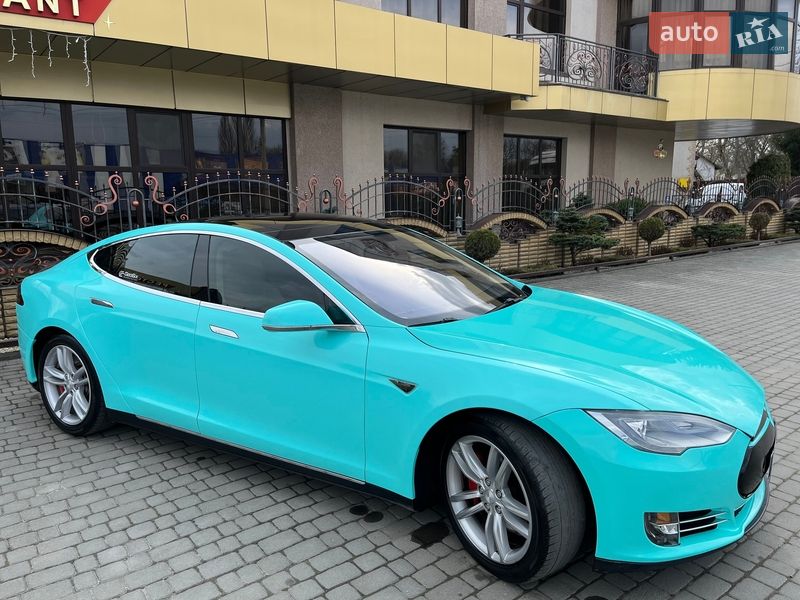 Ліфтбек Tesla Model S 2013 в Шепетівці