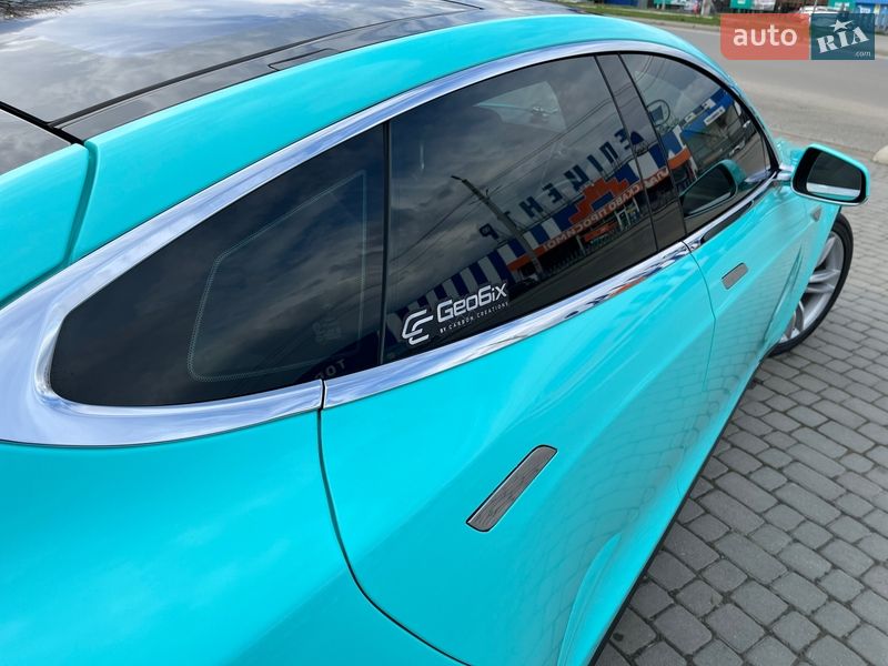 Ліфтбек Tesla Model S 2013 в Шепетівці