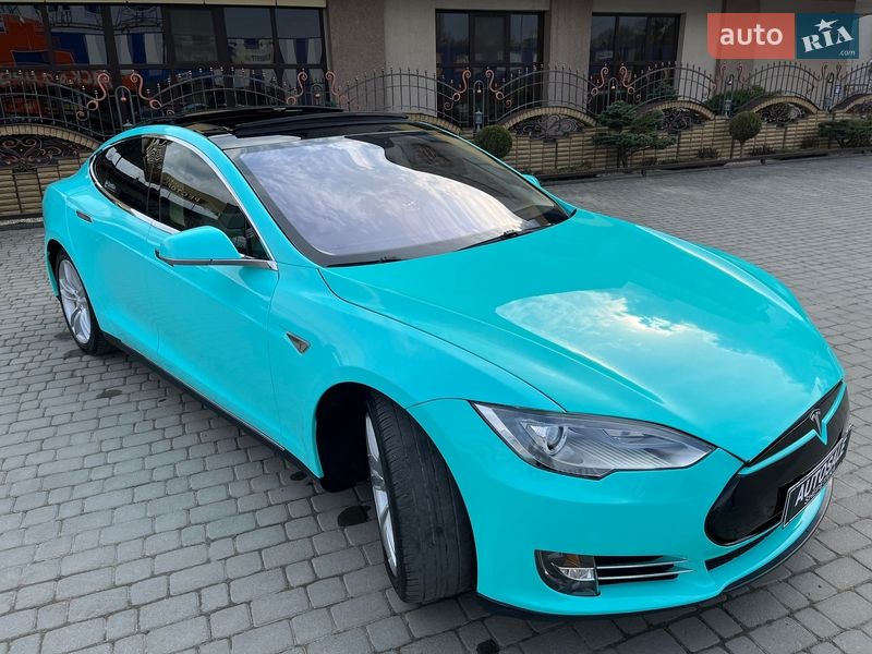 Ліфтбек Tesla Model S 2013 в Шепетівці