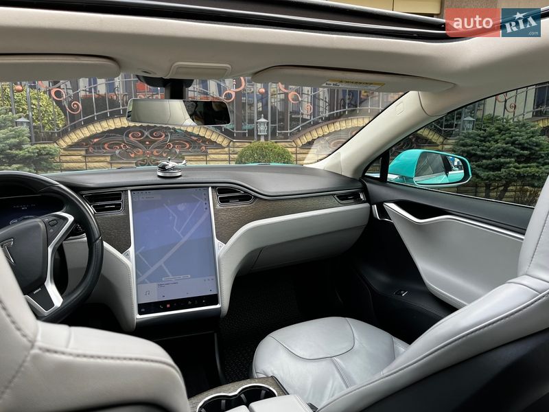 Ліфтбек Tesla Model S 2013 в Шепетівці