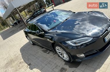 Лифтбек Tesla Model S 2017 в Киеве