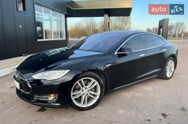 Ліфтбек Tesla Model S 2016 в Львові