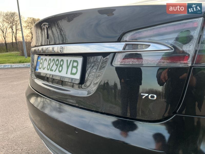 Лифтбек Tesla Model S 2016 в Львове фото 18 Лифтбек Tesla Model S 2016 в Львове