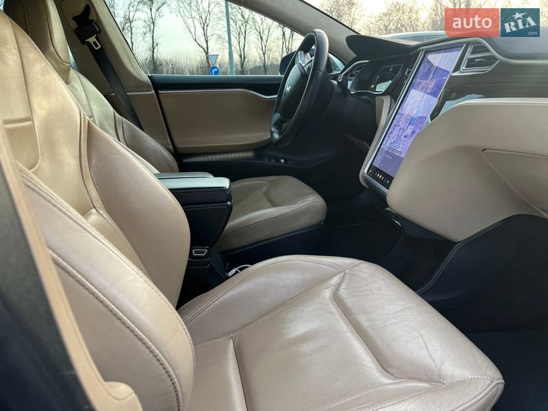 Лифтбек Tesla Model S 2016 в Львове фото 25 Лифтбек Tesla Model S 2016 в Львове