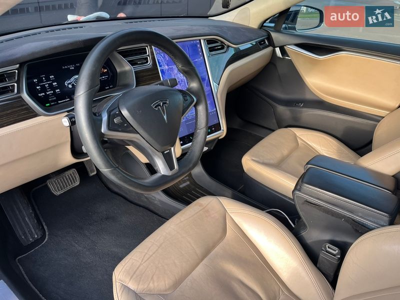 Лифтбек Tesla Model S 2016 в Львове фото 34 Лифтбек Tesla Model S 2016 в Львове