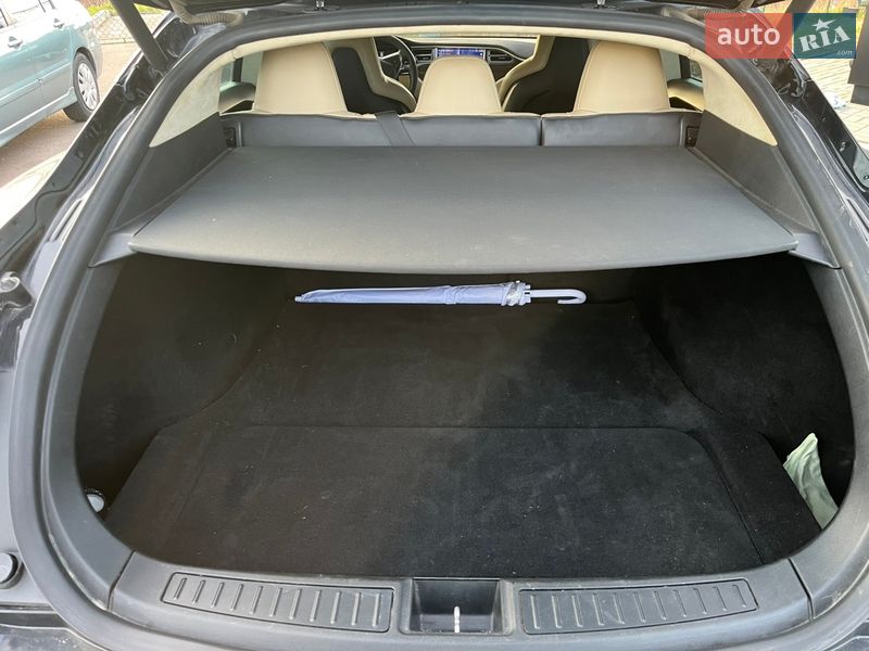 Лифтбек Tesla Model S 2016 в Львове фото 39 Лифтбек Tesla Model S 2016 в Львове