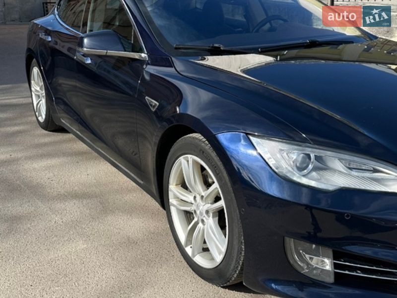 Лифтбек Tesla Model S 2015 в Львове фото 4 Лифтбек Tesla Model S 2015 в Львове