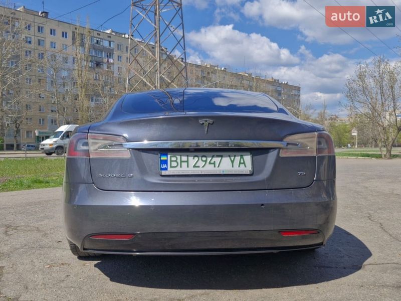 Лифтбек Tesla Model S 2016 в Николаеве