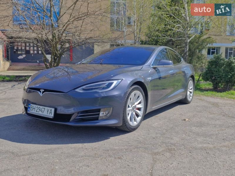 Лифтбек Tesla Model S 2016 в Николаеве