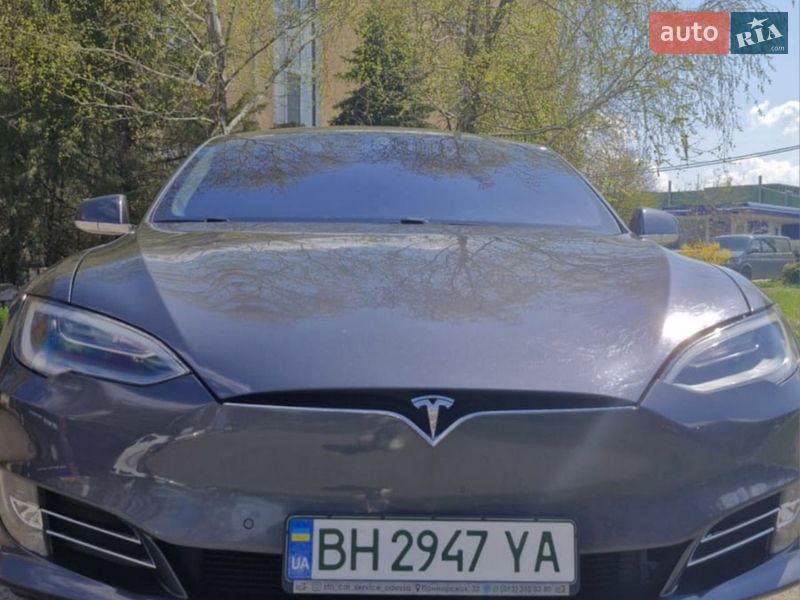 Лифтбек Tesla Model S 2016 в Николаеве