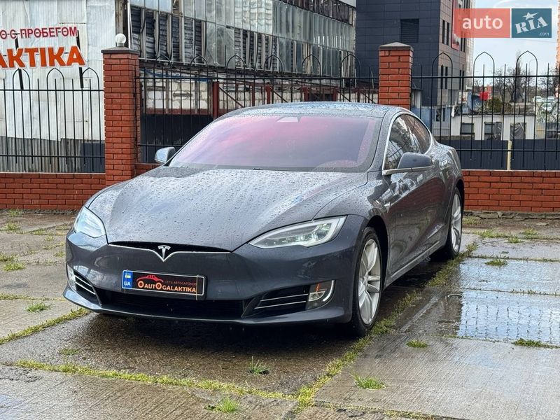 Ліфтбек Tesla Model S 2017 в Одесі