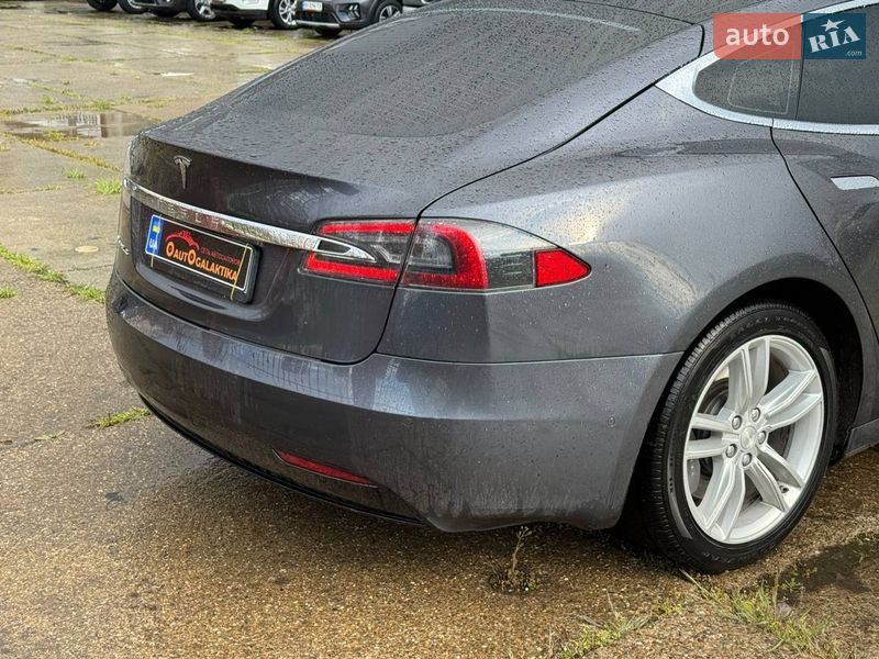 Ліфтбек Tesla Model S 2017 в Одесі