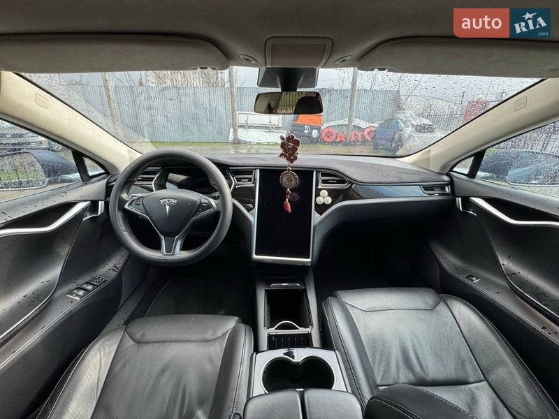 Ліфтбек Tesla Model S 2017 в Одесі