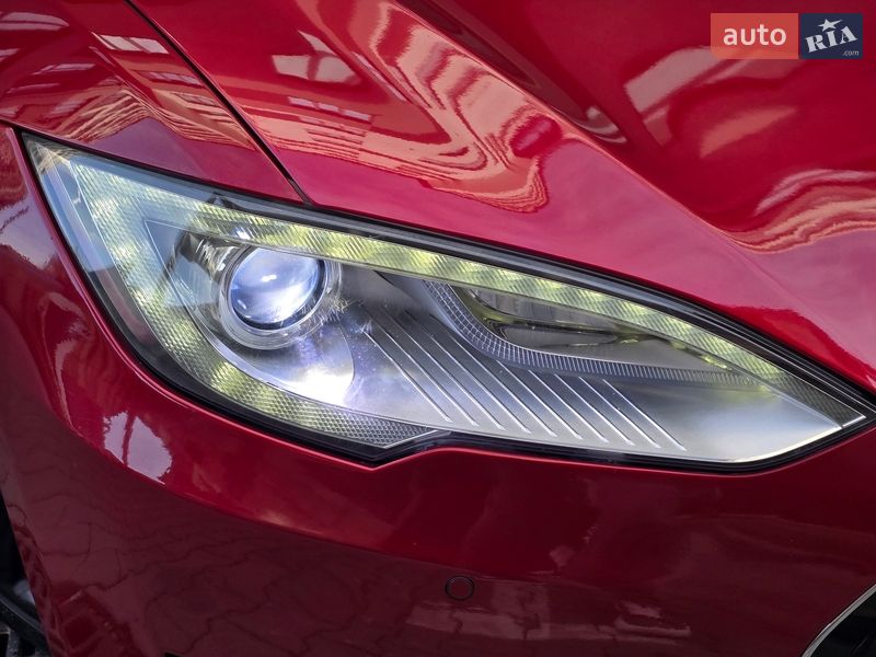 Ліфтбек Tesla Model S 2014 в Хмельницькому фото 11 Ліфтбек Tesla Model S 2014 в Хмельницькому