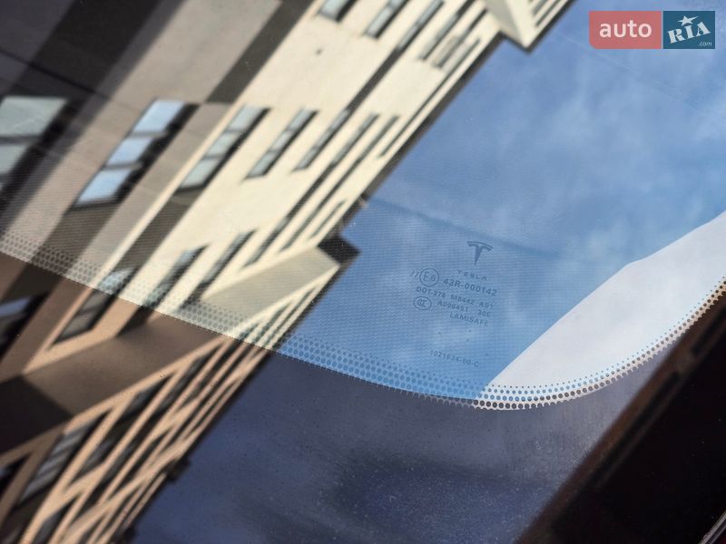 Ліфтбек Tesla Model S 2014 в Хмельницькому фото 15 Ліфтбек Tesla Model S 2014 в Хмельницькому