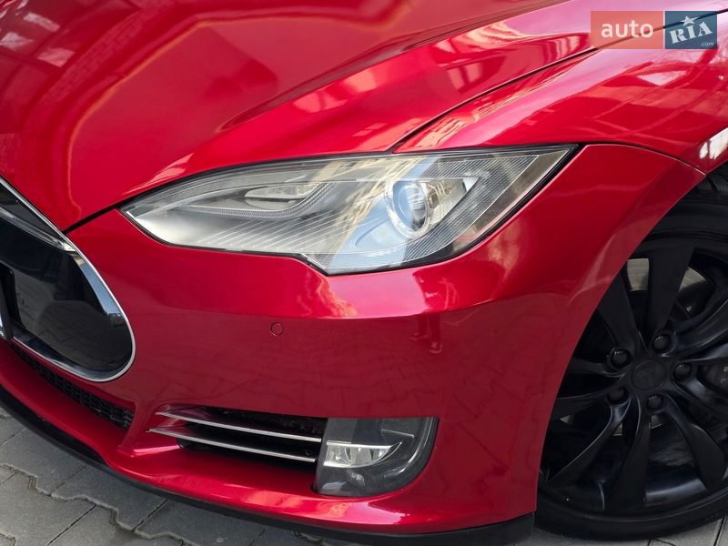 Ліфтбек Tesla Model S 2014 в Хмельницькому фото 27 Ліфтбек Tesla Model S 2014 в Хмельницькому