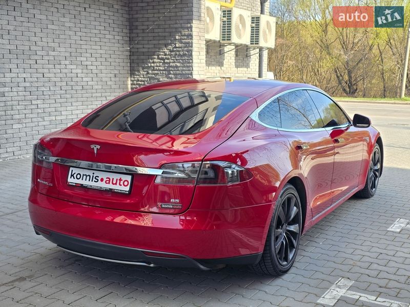 Ліфтбек Tesla Model S 2014 в Хмельницькому фото 30 Ліфтбек Tesla Model S 2014 в Хмельницькому