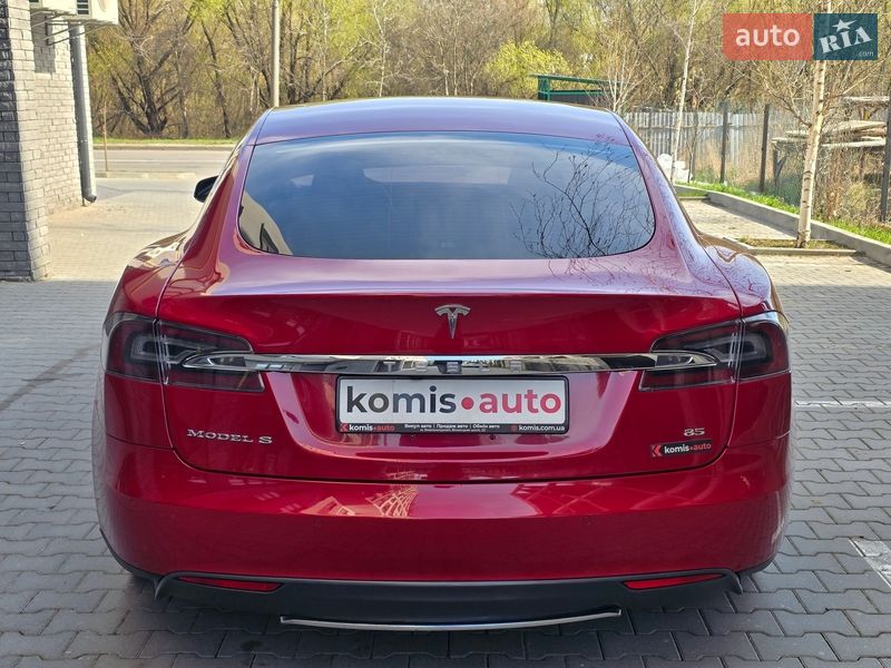 Ліфтбек Tesla Model S 2014 в Хмельницькому фото 31 Ліфтбек Tesla Model S 2014 в Хмельницькому
