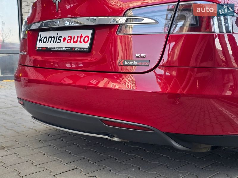 Ліфтбек Tesla Model S 2014 в Хмельницькому фото 39 Ліфтбек Tesla Model S 2014 в Хмельницькому