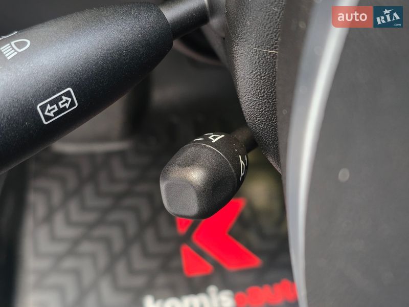 Ліфтбек Tesla Model S 2014 в Хмельницькому фото 52 Ліфтбек Tesla Model S 2014 в Хмельницькому