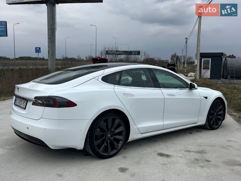Ліфтбек Tesla Model S 2016 в Львові фото 9 Ліфтбек Tesla Model S 2016 в Львові