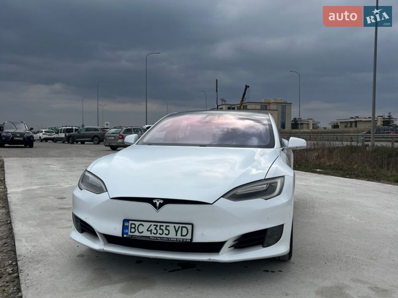 Ліфтбек Tesla Model S 2016 в Львові фото 20 Ліфтбек Tesla Model S 2016 в Львові