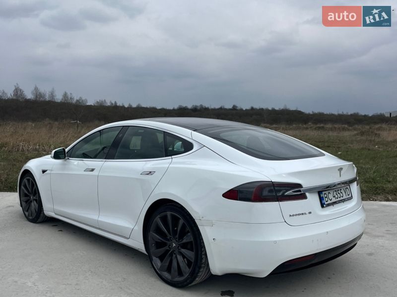 Ліфтбек Tesla Model S 2016 в Львові фото 28 Ліфтбек Tesla Model S 2016 в Львові