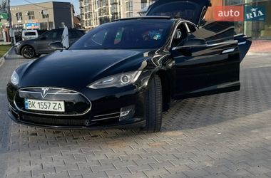 Лифтбек Tesla Model S 2014 в Ровно