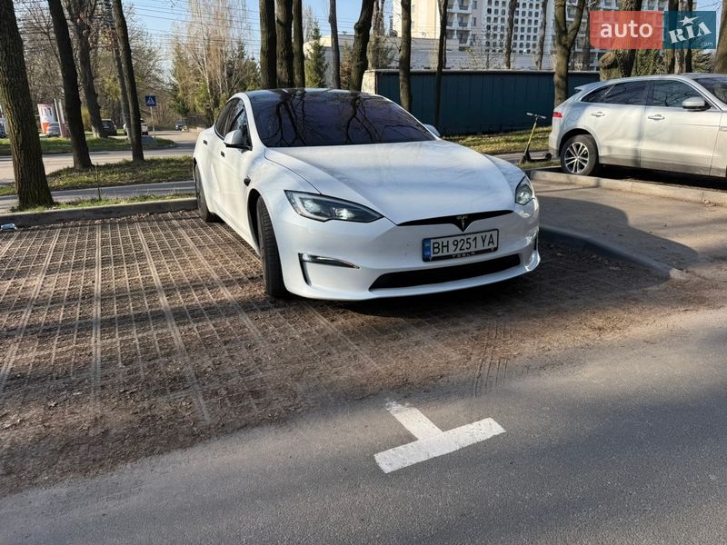Лифтбек Tesla Model S 2022 в Виннице