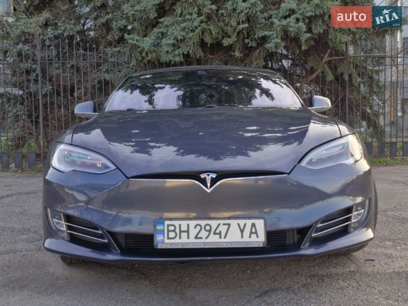 Ліфтбек Tesla Model S 2016 в Миколаєві