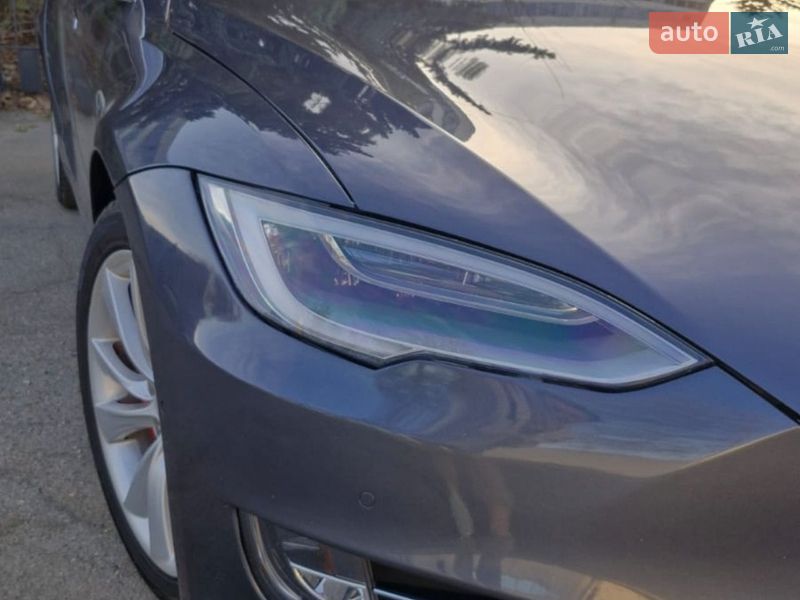 Ліфтбек Tesla Model S 2016 в Миколаєві