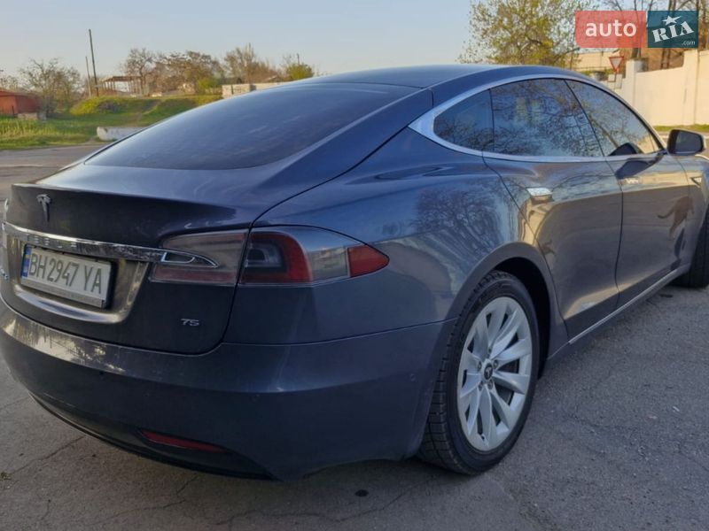 Ліфтбек Tesla Model S 2016 в Миколаєві