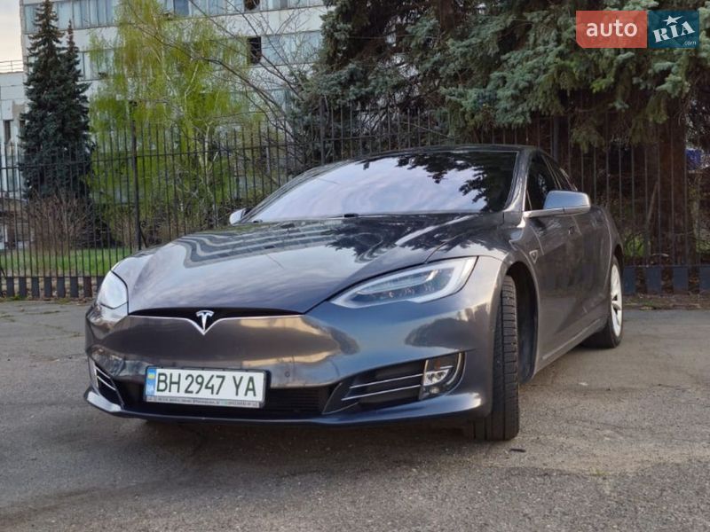 Ліфтбек Tesla Model S 2016 в Миколаєві