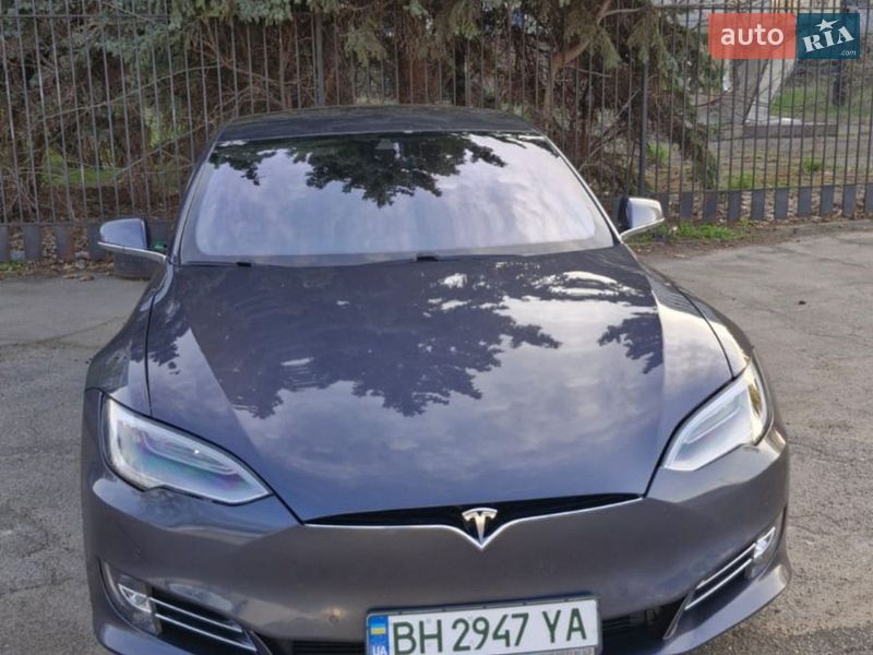 Ліфтбек Tesla Model S 2016 в Миколаєві