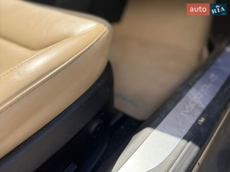 Лифтбек Tesla Model S 2015 в Каневе