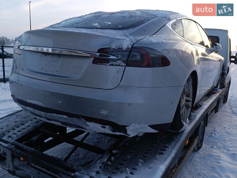 Лифтбек Tesla Model S 2014 в Виннице