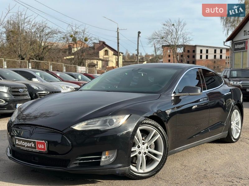 Tesla Model S 2015