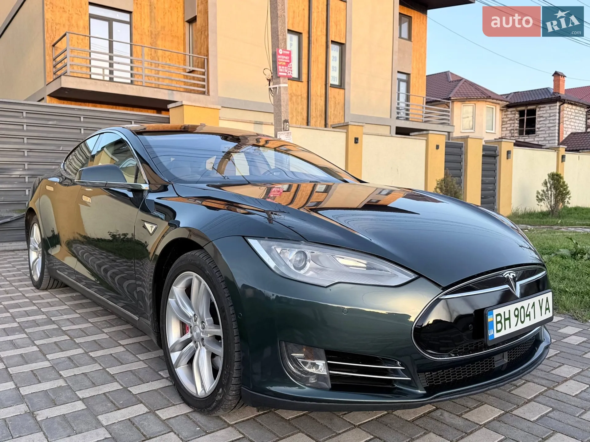 2014 Tesla Model S - мініатюра 2