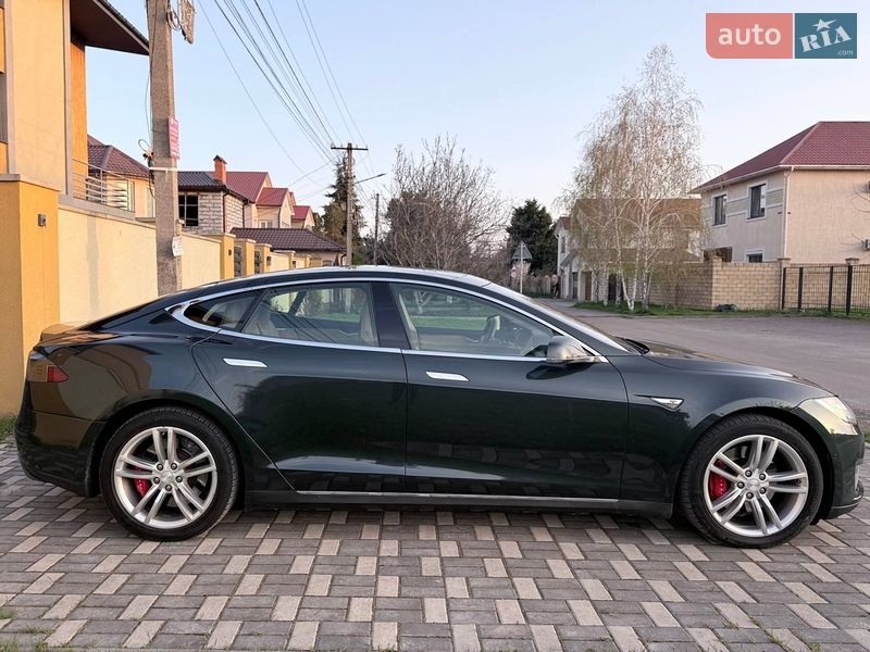 Ліфтбек Tesla Model S 2014 в Одесі