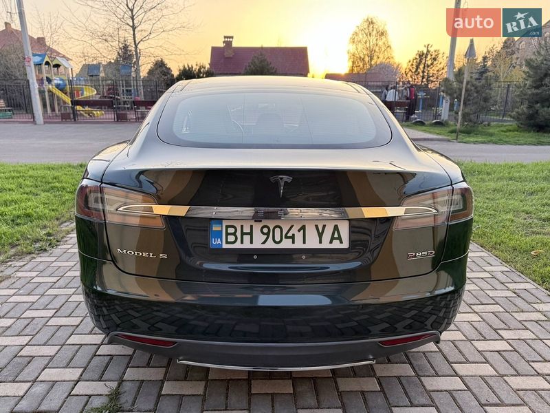 Ліфтбек Tesla Model S 2014 в Одесі