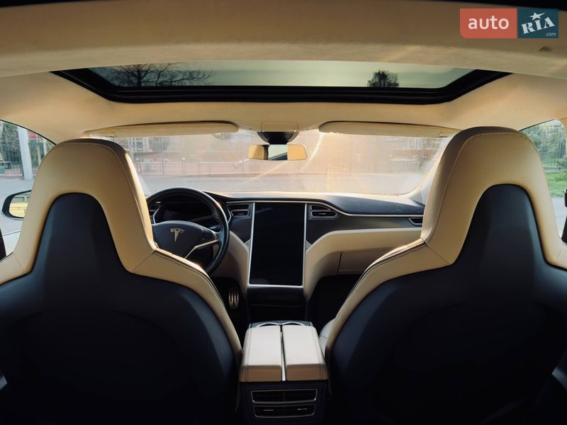 Ліфтбек Tesla Model S 2014 в Одесі