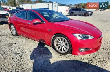 Ліфтбек Tesla Model S 2016 в Києві