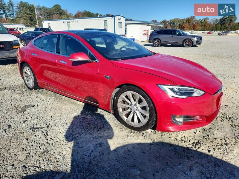 Ліфтбек Tesla Model S 2016 в Києві