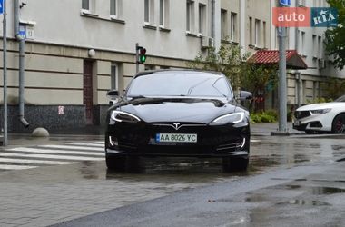 Лифтбек Tesla Model S 2020 в Киеве