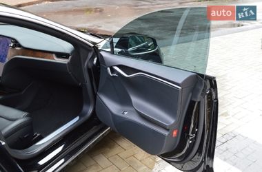 Лифтбек Tesla Model S 2020 в Киеве